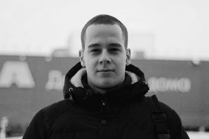 Новосибирская полиция завела дело после гибели сбитого джипом Кирилла Калинина Новосибирская полиция завела дело после гибели сбитого джипом Кирилла Калинина