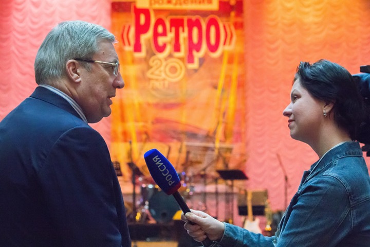 Толоконский спел для новосибирцев в Центральном парке Толоконский спел для новосибирцев в Центральном парке