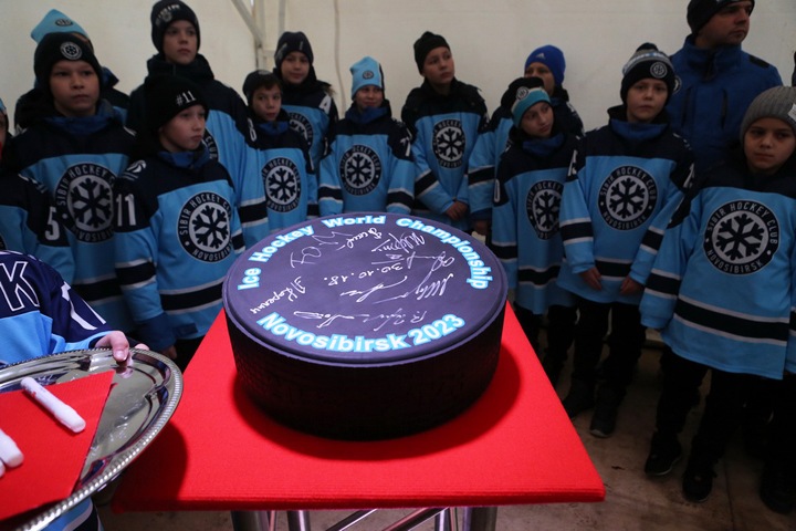 Омские и новосибирские власти: решение WADA не повлияет на строительство арен