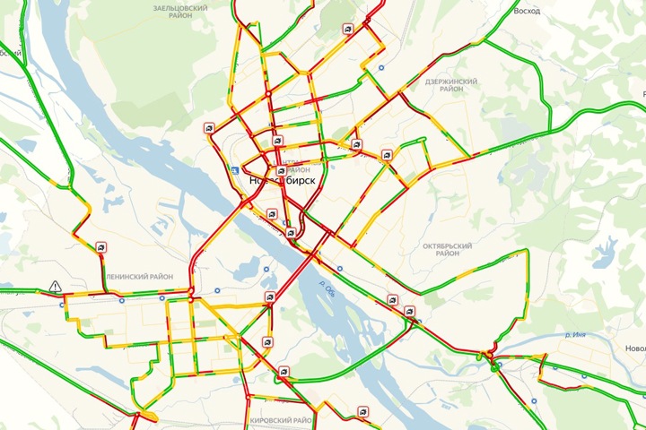 Новосибирск встал в десятибалльных пробках Новосибирск встал в десятибалльных пробках