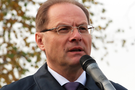 Новосибирский губернатор объявил сбор средств для жителей Крыма