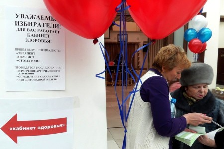 Наблюдатели сообщают о массовых нарушениях на выборах в Кемерове, избирком заявляет об отсутствии жалоб