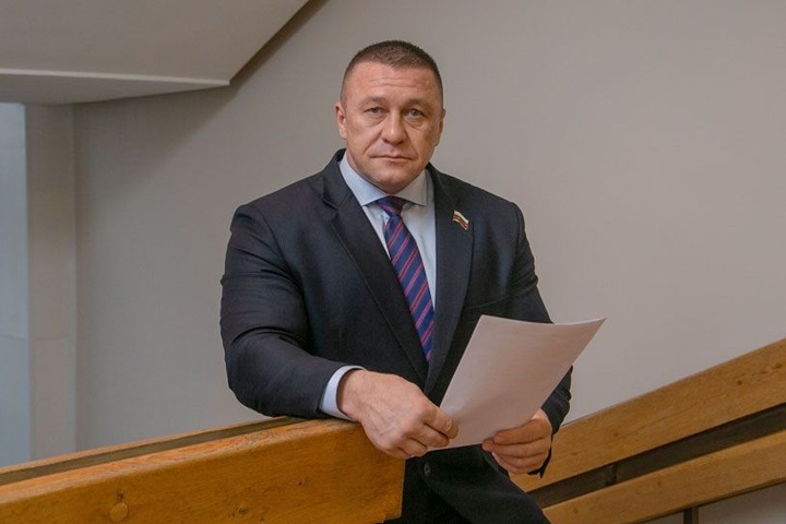 Новосибирский единоросс задолжал арестованному экс-сенатору Лаптеву 45 млн