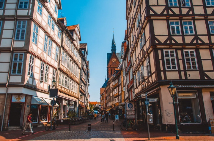 Архитектура, возврат к давним традициям Архитектура, возврат к давним традициям