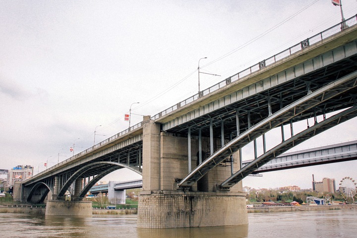 Врио губернатора выступил против «платности» четвертого моста при закрытии Октябрьского Врио губернатора выступил против «платности» четвертого моста при закрытии Октябрьского
