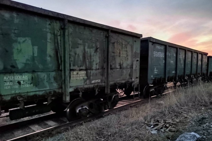 Вагоны со щебнем сошли с рельс в Омской области Вагоны со щебнем сошли с рельс в Омской области