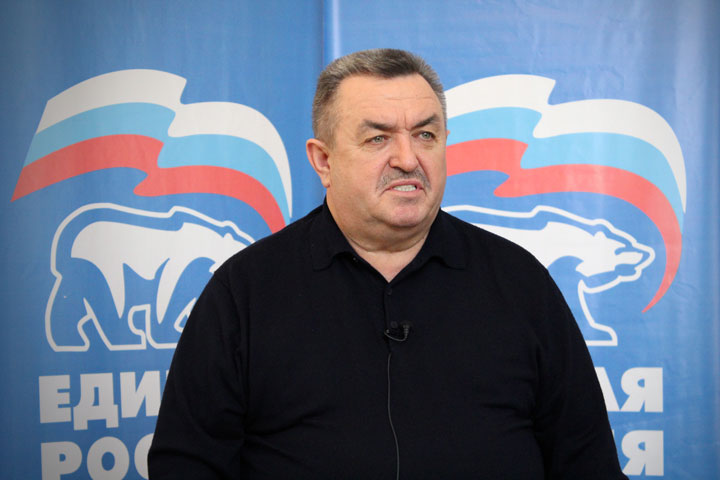 Главный новосибирский единоросс попросил СМИ не ссорить горожан с беженцами Главный новосибирский единоросс попросил СМИ не ссорить горожан с беженцами