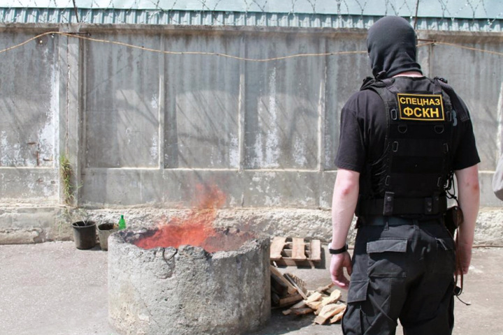 Новосибирский суд признал моральный ущерб уволенных сотрудников ФСКН Новосибирский суд признал моральный ущерб уволенных сотрудников ФСКН