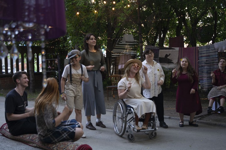 «Квартирник по Брэдбери»: артисты с особенностями здоровья показали «Лето» в Новосибирске «Квартирник по Брэдбери»: артисты с особенностями здоровья показали «Лето» в Новосибирске