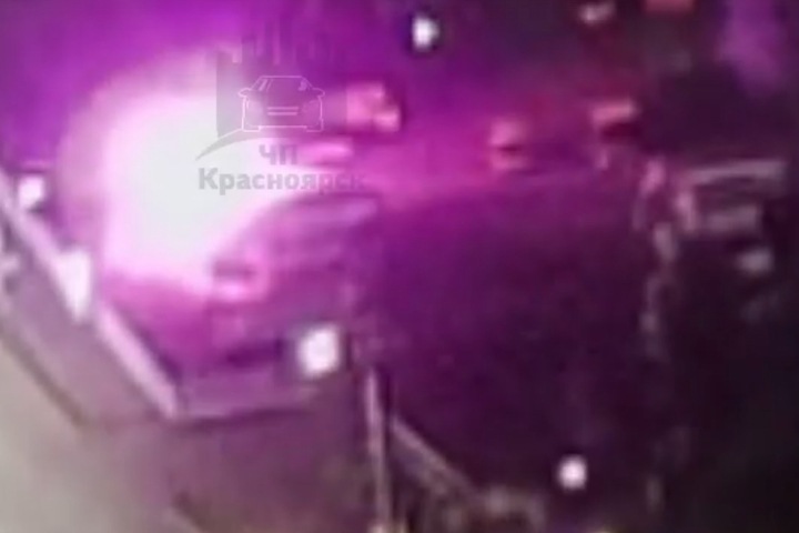 Пожар произошел на крупном красноярском рынке, который угрожала закрыть полиция Пожар произошел на крупном красноярском рынке, который угрожала закрыть полиция