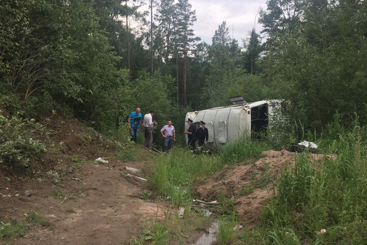 Автобус со студентами опрокинулся в Бурятии