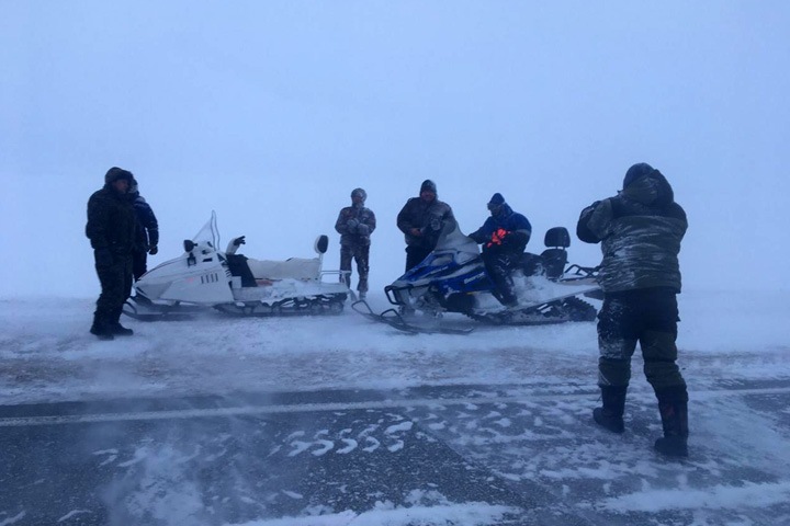 Дороги перекрыты на Алтае из-за метели Дороги перекрыты на Алтае из-за метели