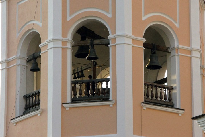 Томские власти хотят использовать храмовые колокола в качестве сирен Томские власти хотят использовать храмовые колокола в качестве сирен