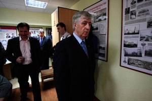 Горсовет Омска принял отставку мэра Виктора Шрейдера, избранного депутатом Госдумы РФ