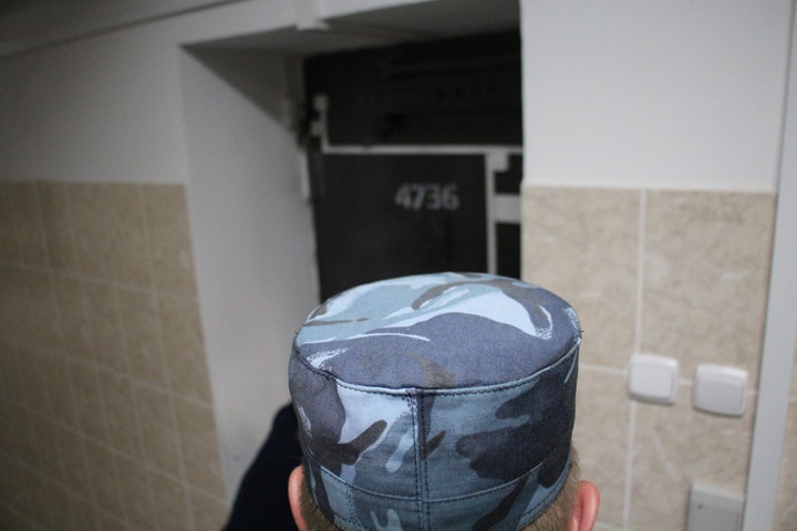 Арестанты пытались порезать себя в иркутском изоляторе Арестанты пытались порезать себя в иркутском изоляторе