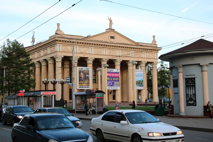 Мэрия решила отпраздновать юбилей Новокузнецка ночным шествием в костюмах казаков и войны Мэрия решила отпраздновать юбилей Новокузнецка ночным шествием в костюмах казаков и войны