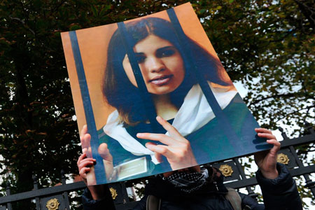 Норильский суд рассмотрит два иска к Надежде Толоконниковой из-за письма о коррупции в ИК-14