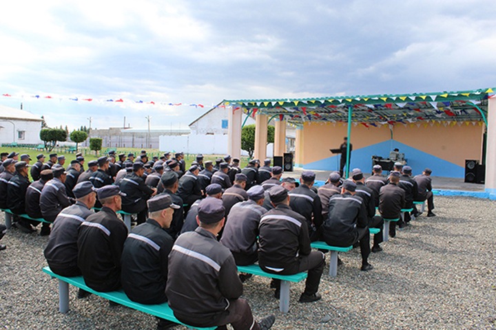 Семь заключенных получили по 8 лет за организацию бунта в хакасской колонии Семь заключенных получили по 8 лет за организацию бунта в хакасской колонии