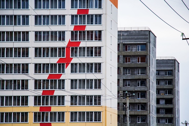 Россиянам придется копить на квартиру еще дольше