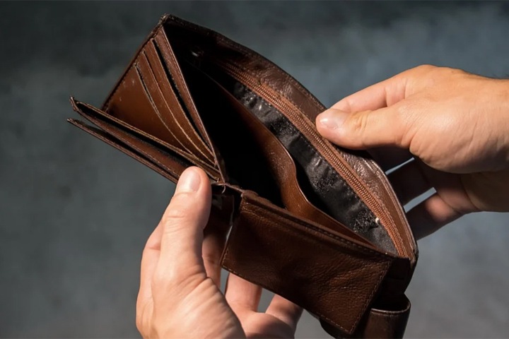 Власти Хакасии предупредили бюджетников о задержке зарплаты