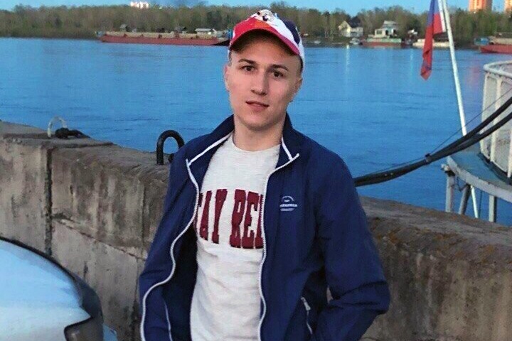 Ездившие на машине ГИБДД мужчины обстреляли автомобили и убили красноярца под Братском Ездившие на машине ГИБДД мужчины обстреляли автомобили и убили красноярца под Братском