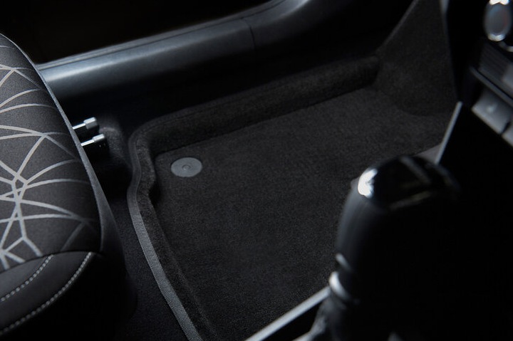 Замена ковриков и чехлов в вашем автомобиле