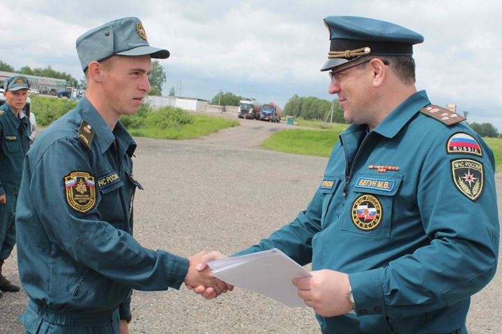 Томский облсуд оставил под стражей начальника регионального МЧС Михаила Бегуна Томский облсуд оставил под стражей начальника регионального МЧС Михаила Бегуна