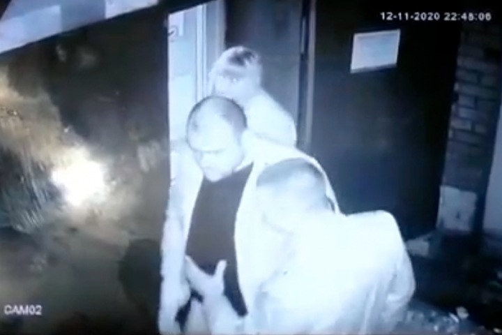 Напавший на мужчину начальник кузбасской колонии сохранил должность Напавший на мужчину начальник кузбасской колонии сохранил должность