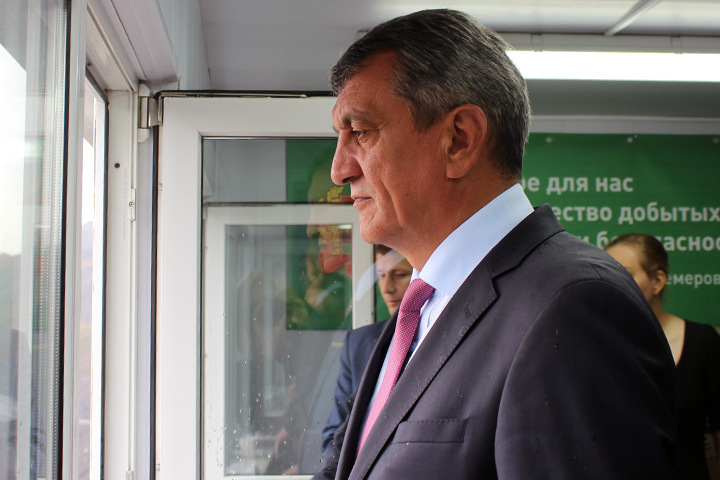 Омского депутата возмутили привилегии сибирского полпреда Омского депутата возмутили привилегии сибирского полпреда