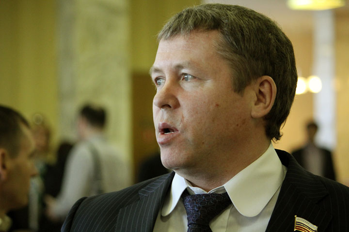 «Может, не надо так откровенно демонстрировать недоверие к товарищам по партии?»