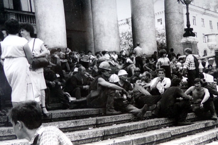 Поражение на площади Победы. От первой забастовки шахтеров в Кузбассе до «марша на всё согласных»