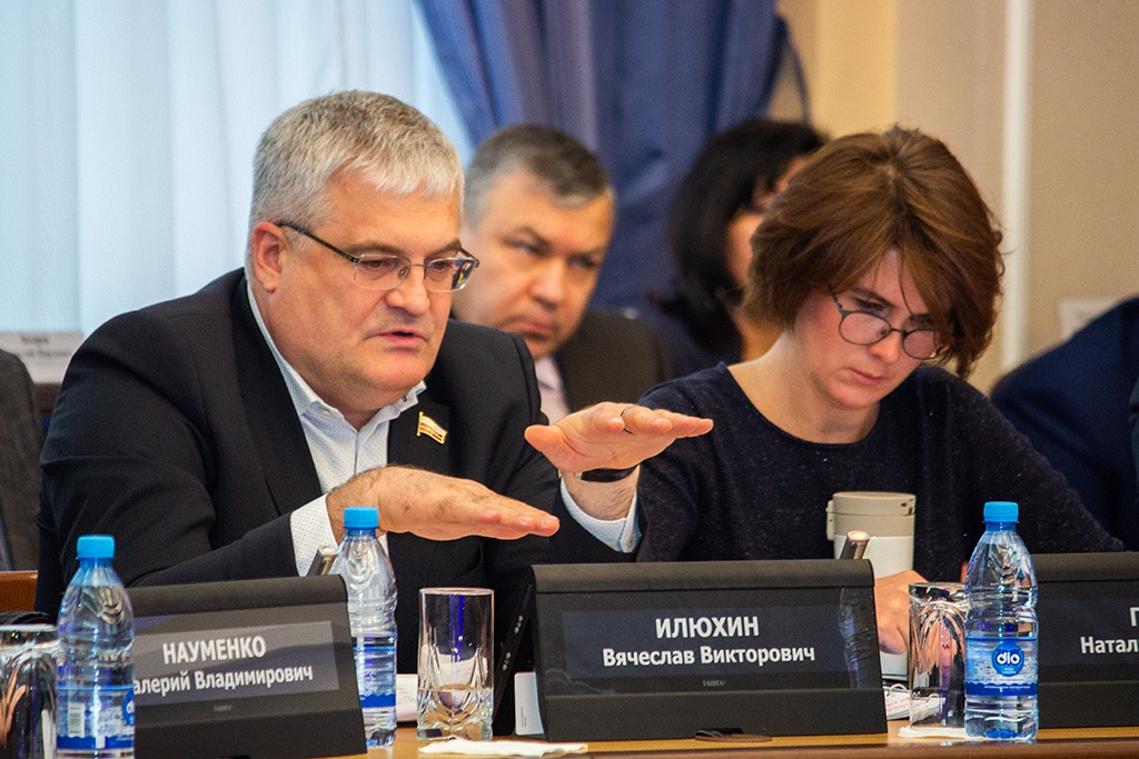 Вячеслав Илюхин и Наталья Пинус Вячеслав Илюхин и Наталья Пинус