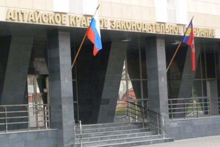 За что судят высокопоставленных алтайских чиновников и депутатов