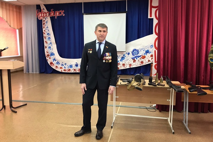 Избирком лишил вице-спикера новосибирского горсовета «государственных наград» Избирком лишил вице-спикера новосибирского горсовета «государственных наград»