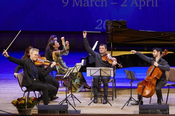 Сразу три инструмента Страдивари прозвучали во Дворце культуры Бердска