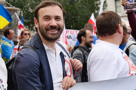 Илья Пономарёв получил вид на жительство на Украине Илья Пономарёв получил вид на жительство на Украине