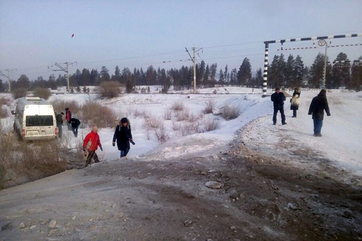 Правительственный автобус с журналистами попал в ДТП в Бурятии