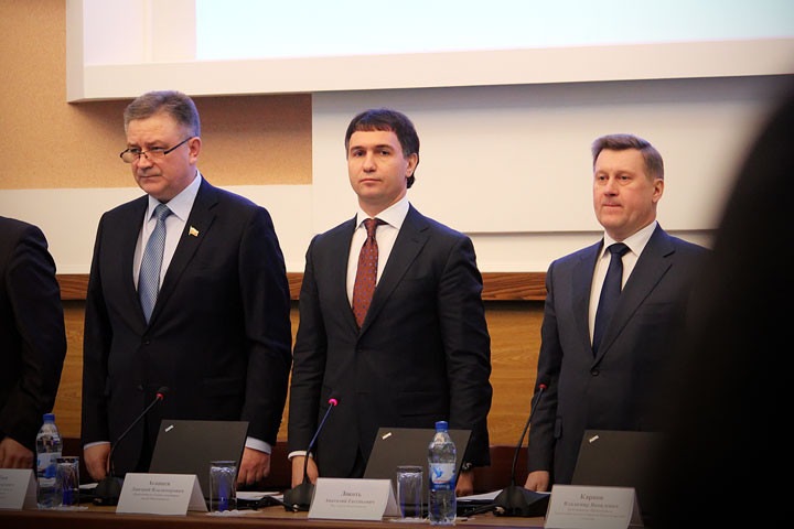 «Яблоко» попросило расширить полномочия горсовета Новосибирска «Яблоко» попросило расширить полномочия горсовета Новосибирска