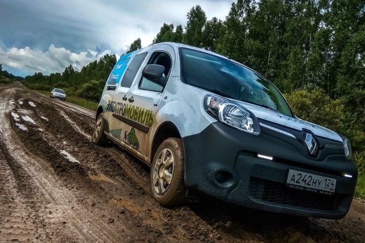 Сибирская глубинка из окна электромобиля Сибирская глубинка из окна электромобиля