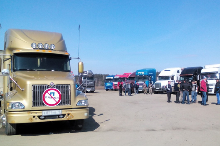 Иркутские дальнобойщики присоединились к бессрочной стачке Иркутские дальнобойщики присоединились к бессрочной стачке