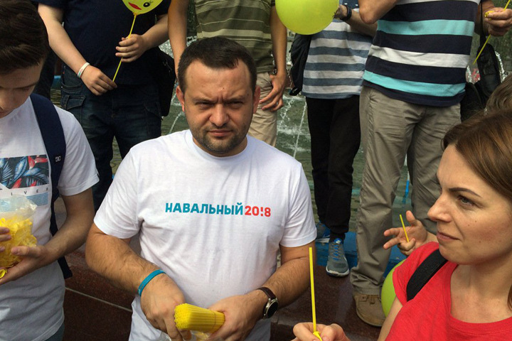 Бойко собрал подписи для довыборов в новосибирское заксобрание