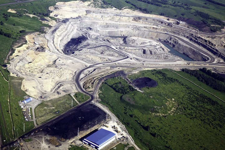 Тулеев перевел 659 га сельхозземель под добычу угля