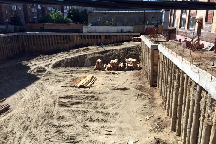 Дома в центре Новосибирска оказались под угрозой обрушения Дома в центре Новосибирска оказались под угрозой обрушения