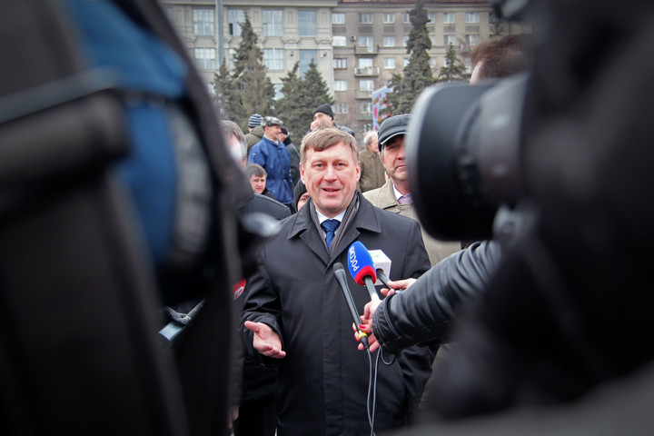 Локоть попросил гендиректора ВГТРК разобраться с сюжетом о «пенсии мэра» Локоть попросил гендиректора ВГТРК разобраться с сюжетом о «пенсии мэра»