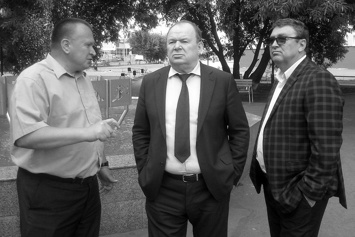 Путин наградил сенатора Лаптева, владеющего дачным партнерством вместе с уволенным Штельмахом