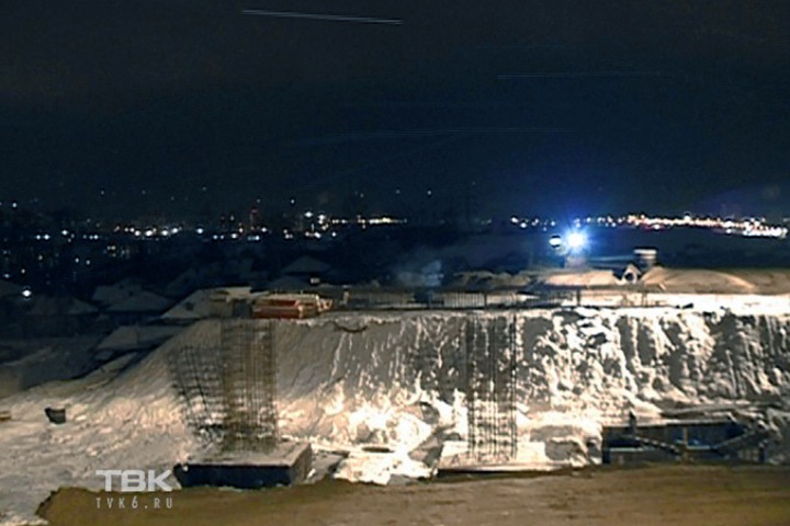 Рабочий погиб на стройке съезда с четвертого моста в Красноярске Рабочий погиб на стройке съезда с четвертого моста в Красноярске