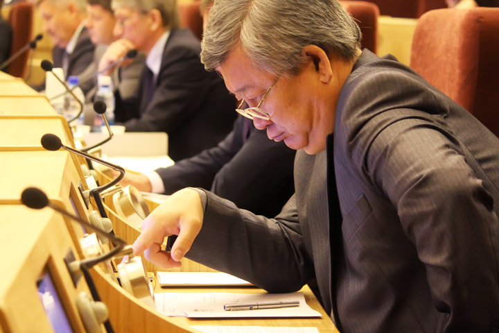 Новосибирское правительство создает комиссию по наказам, чтобы депутаты одобрили сокращение бюджета Новосибирское правительство создает комиссию по наказам, чтобы депутаты одобрили сокращение бюджета