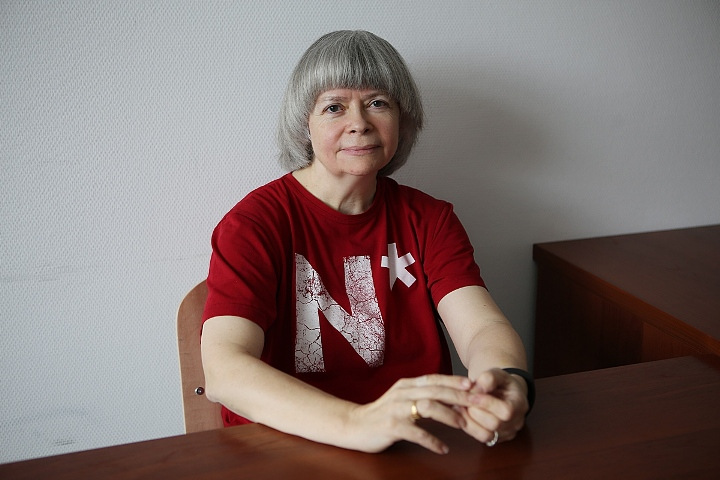 Профессор НГУ получила высшую награду Франции