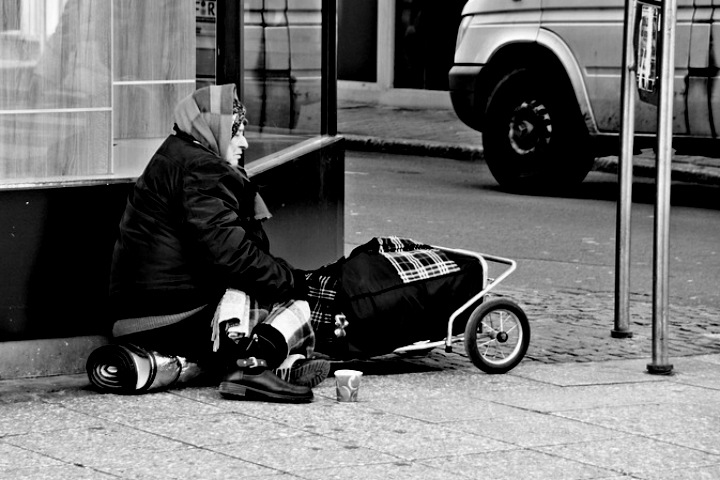 «Вы замерзнете в квартире под тремя одеялами»: как омские бездомные выживают в мороз