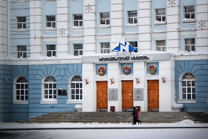 Власти пообещали подумать над субсидирование полетов в Норильск